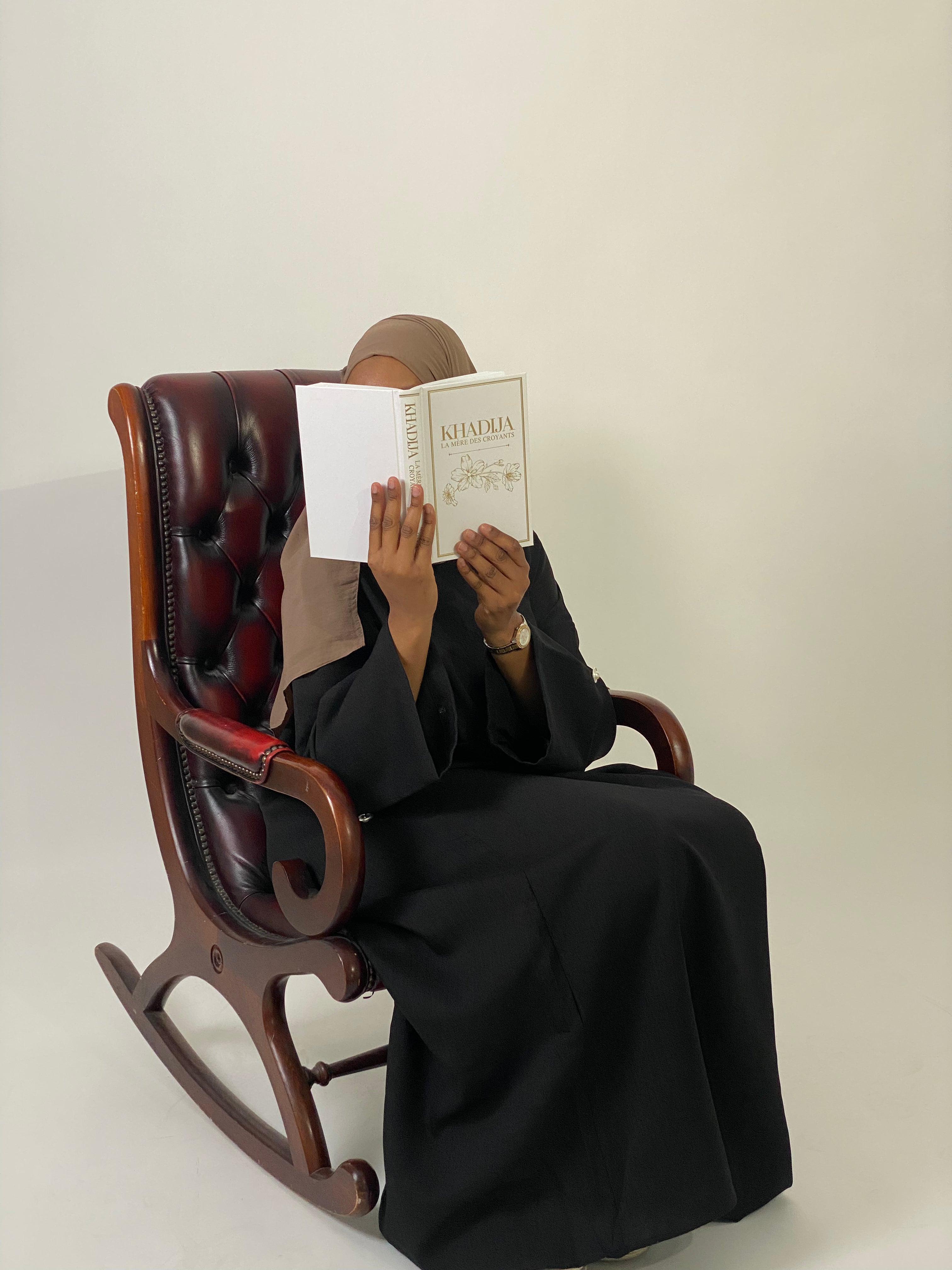 Abaya Linh