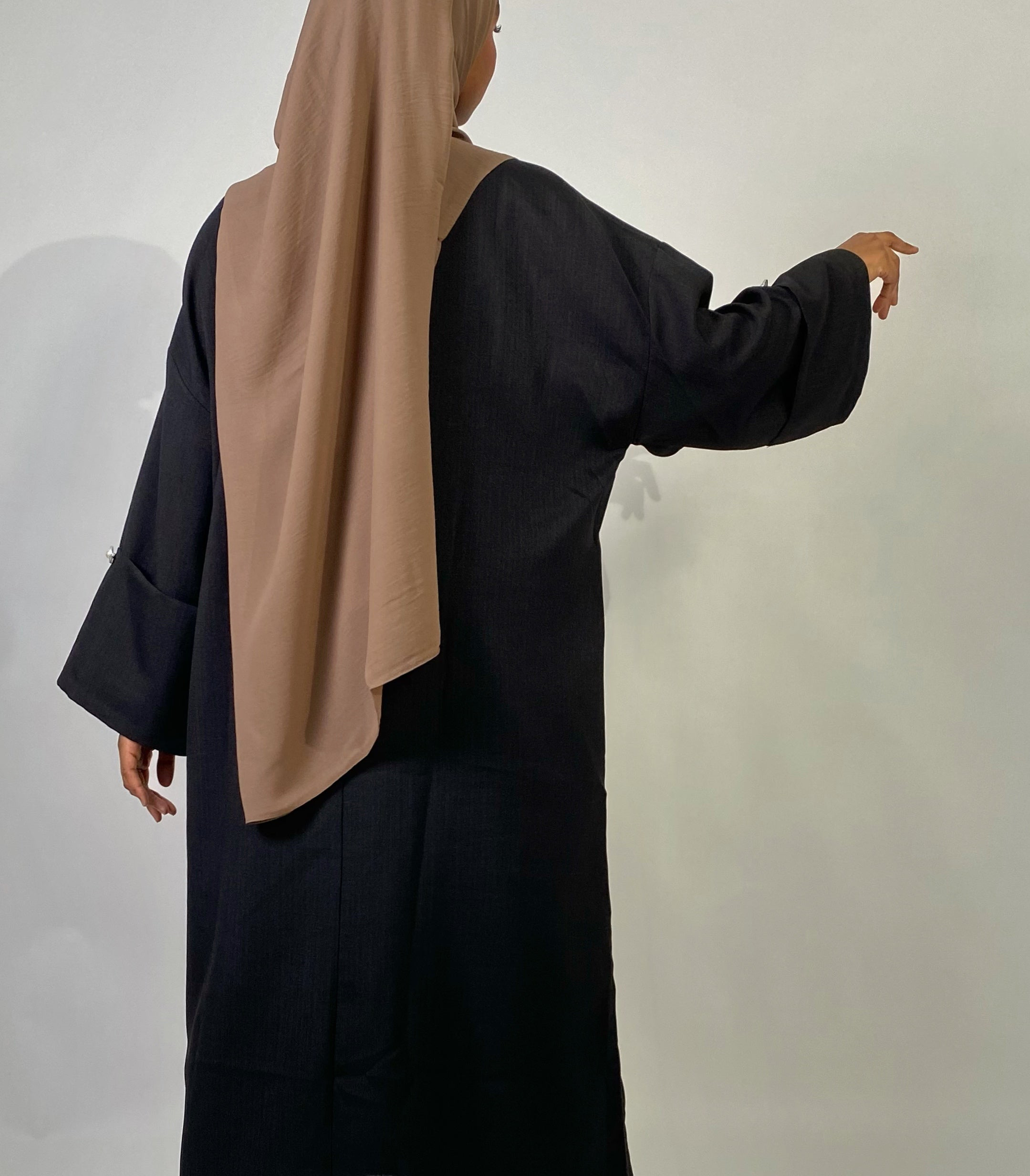 Abaya Linh